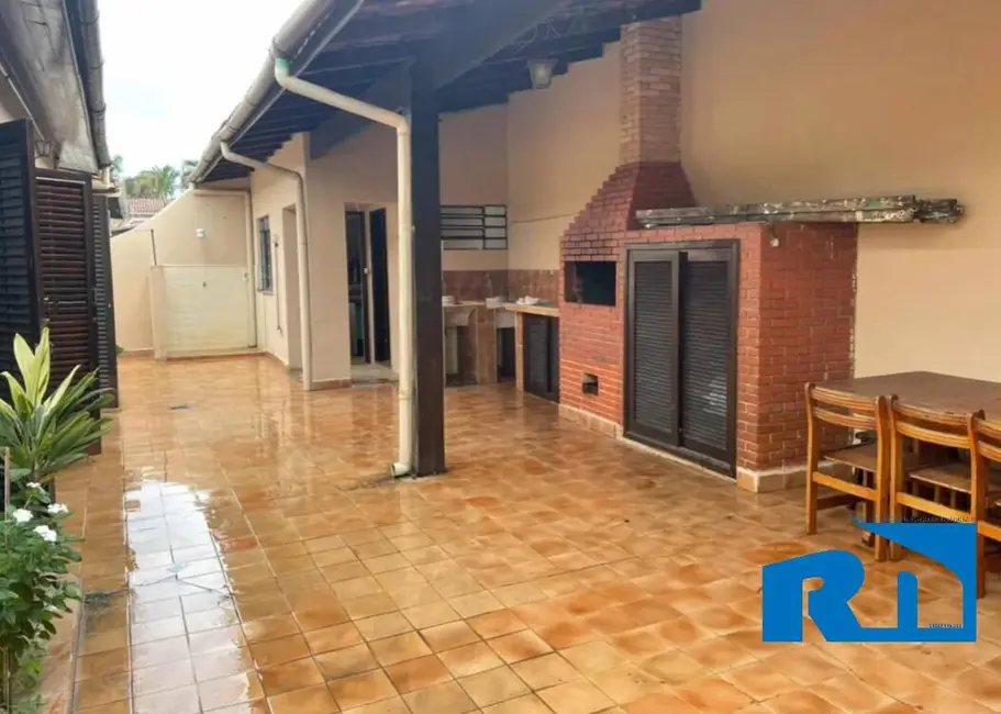 Casa com 3 quartos à venda, 405m2 em Loteamento Jardim Aruan, Caraguatatuba - SP - imagem 6 Foto 6 de Casa com 3 quartos à venda, 405m2 em Loteamento Jardim Aruan, Caraguatatuba - SP