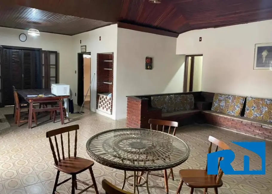 Casa com 3 quartos à venda, 405m2 em Loteamento Jardim Aruan, Caraguatatuba - SP - imagem 4 Foto 4 de Casa com 3 quartos à venda, 405m2 em Loteamento Jardim Aruan, Caraguatatuba - SP