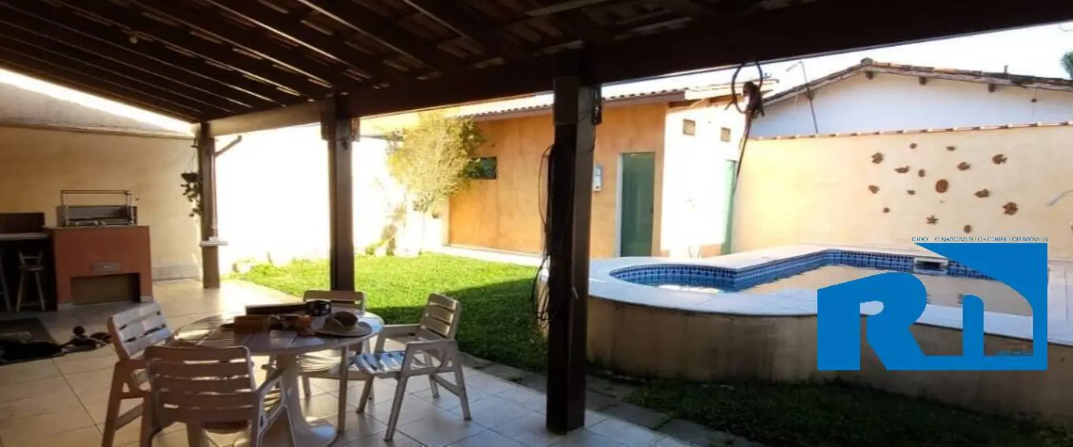 Casa com 3 quartos à venda, 360m2 em Pontal de Santa Marina, Caraguatatuba - SP - imagem 3 Foto 3 de Casa com 3 quartos à venda, 360m2 em Pontal de Santa Marina, Caraguatatuba - SP