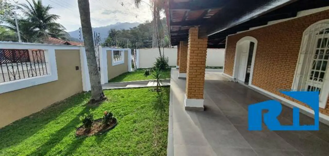 Foto 3 de Casa com 3 quartos à venda em Jardim Mariella, Caraguatatuba - SP