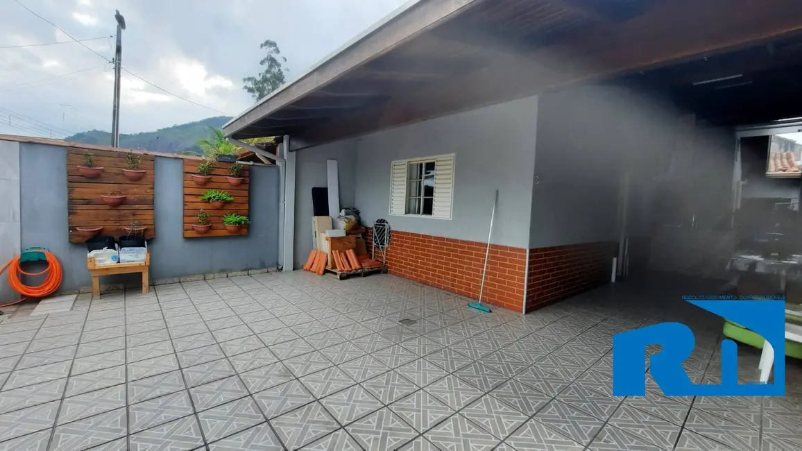 Foto 1 de Casa com 3 quartos à venda, 129m2 em Jardim Jaqueira, Caraguatatuba - SP