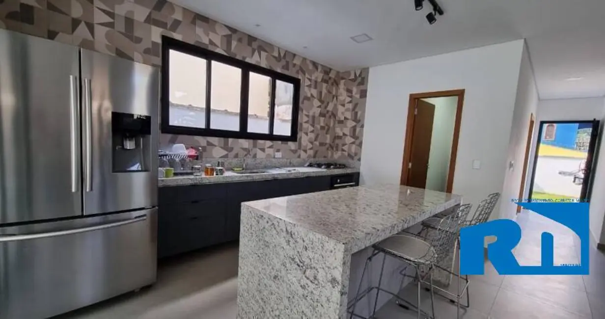 Foto 4 de Casa com 4 quartos à venda, 342m2 em Caraguatatuba - SP