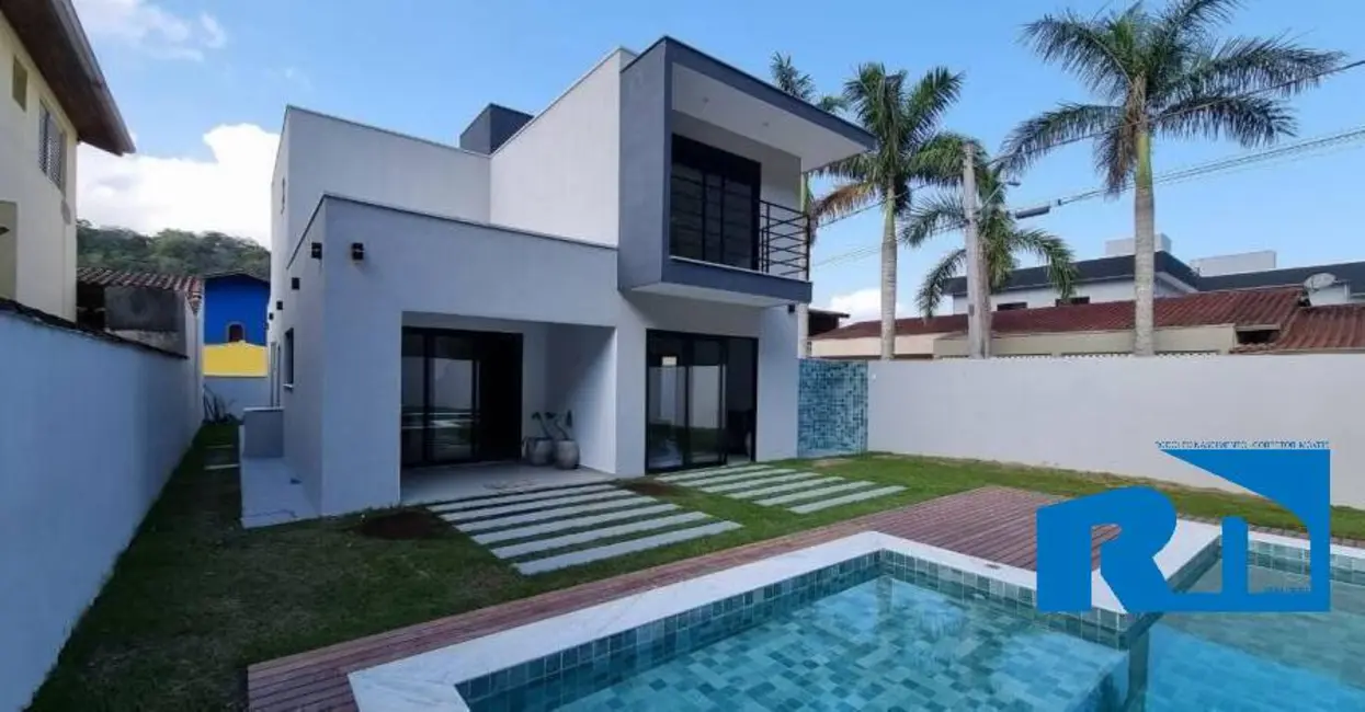 Foto 2 de Casa com 4 quartos à venda, 342m2 em Caraguatatuba - SP