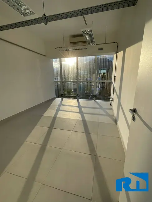 Foto 4 de Sala Comercial à venda, 722m2 em Indaiá, Caraguatatuba - SP