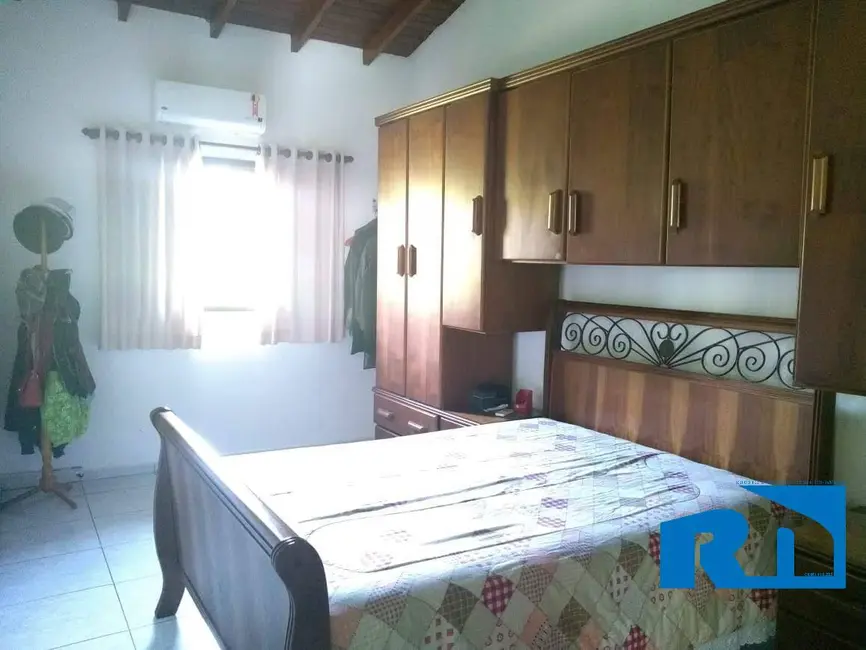 Foto 9 de Casa com 5 quartos à venda, 288m2 em Jardim Nomar, Caraguatatuba - SP