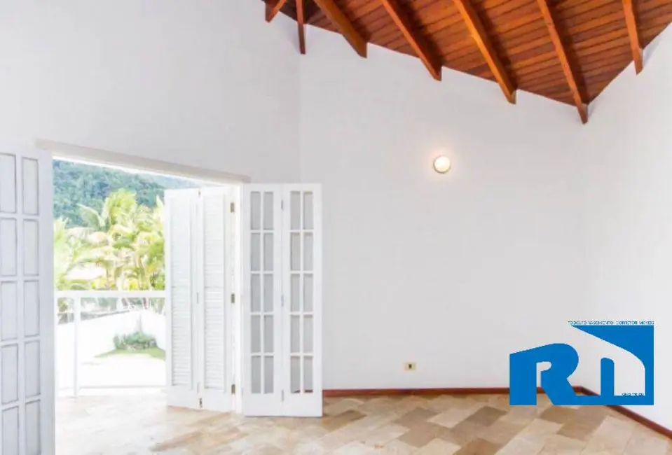 Foto 6 de Casa com 4 quartos à venda, 650m2 em Tabatinga, Caraguatatuba - SP