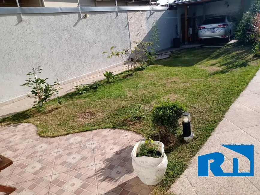 Foto 5 de Casa com 3 quartos à venda, 234m2 em Centro, Caraguatatuba - SP