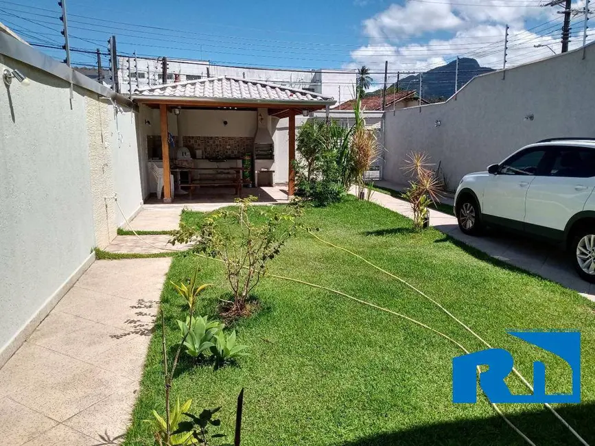 Foto 6 de Casa com 3 quartos à venda, 234m2 em Centro, Caraguatatuba - SP