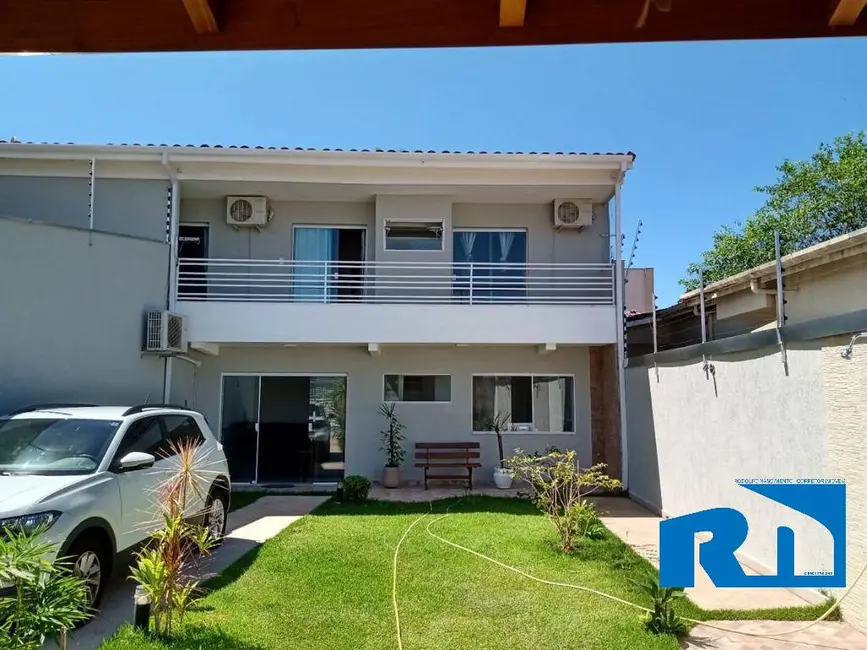 Foto 4 de Casa com 3 quartos à venda, 234m2 em Centro, Caraguatatuba - SP