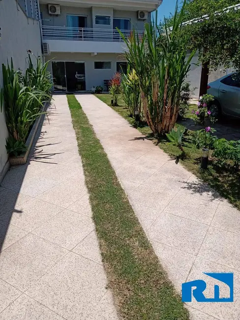 Foto 3 de Casa com 3 quartos à venda, 234m2 em Centro, Caraguatatuba - SP