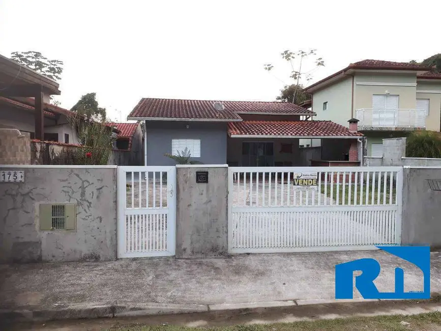 Casa com 3 quartos à venda, 380m2 em Caraguatatuba - SP - imagem 1 Foto 1 de Casa com 3 quartos à venda, 380m2 em Caraguatatuba - SP