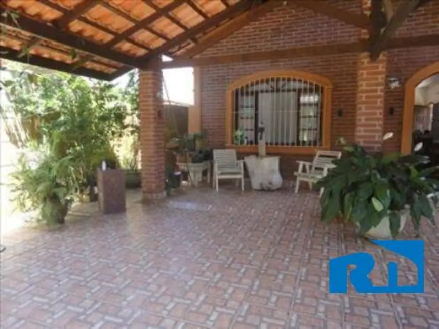 Foto 1 de Casa com 3 quartos à venda, 280m2 em Balneário Copacabana, Caraguatatuba - SP