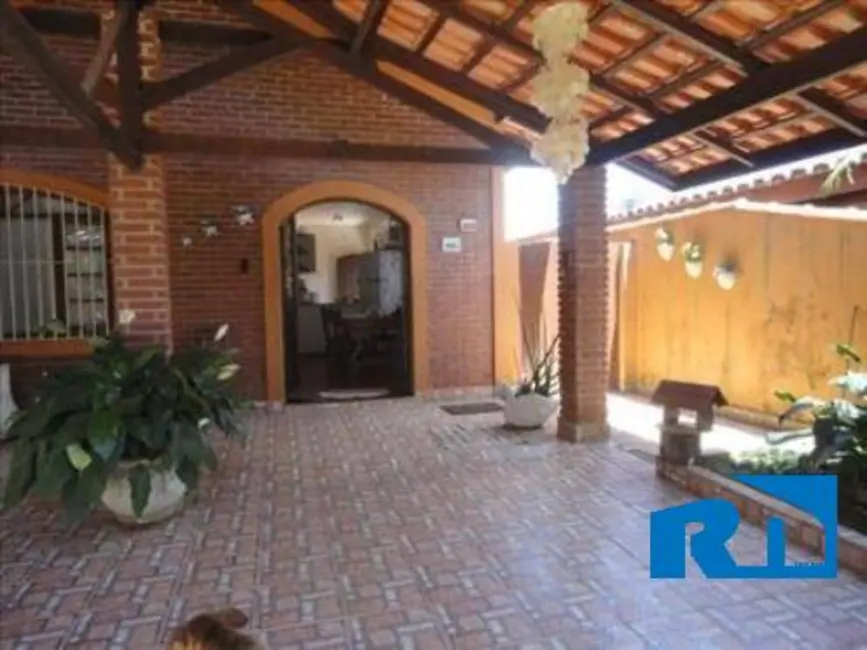 Foto 4 de Casa com 3 quartos à venda, 280m2 em Balneário Copacabana, Caraguatatuba - SP