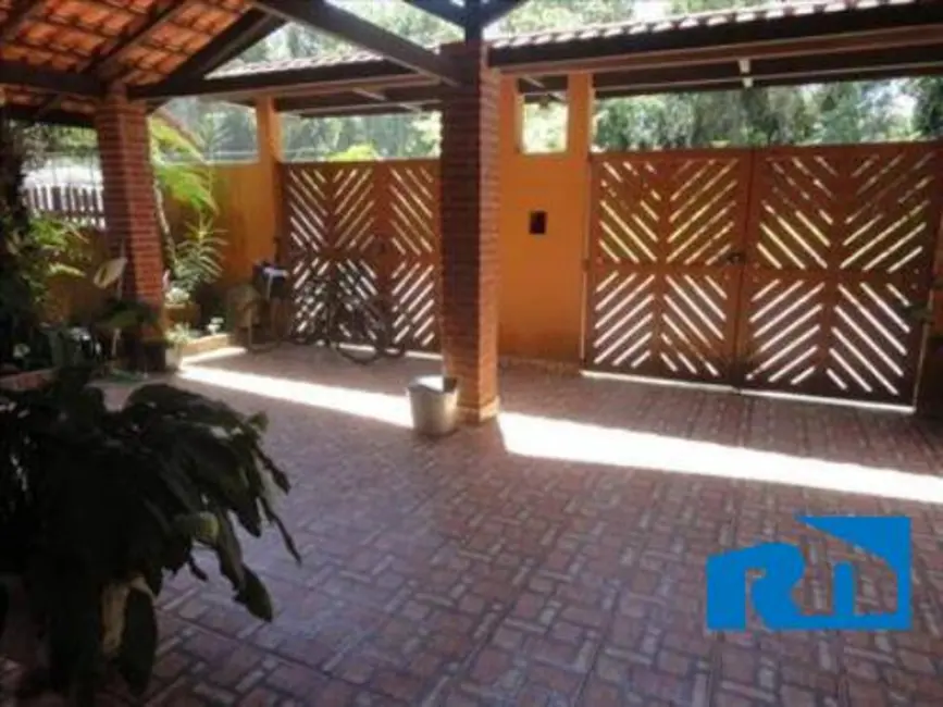 Foto 2 de Casa com 3 quartos à venda, 280m2 em Balneário Copacabana, Caraguatatuba - SP