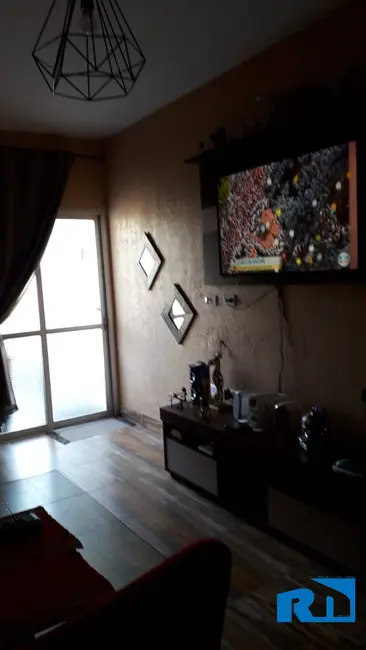 Foto 5 de Casa com 2 quartos à venda em Jardim Britânia, Caraguatatuba - SP