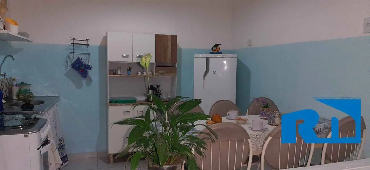 Foto 4 de Casa com 2 quartos à venda, 200m2 em Praia das Palmeiras, Caraguatatuba - SP