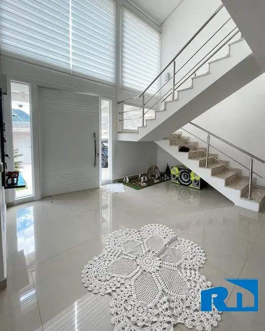 Foto 3 de Casa com 5 quartos à venda em Caputera, Caraguatatuba - SP