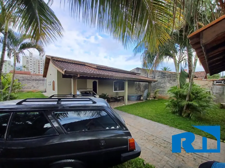 Foto 2 de Casa com 3 quartos à venda, 450m2 em Caraguatatuba - SP