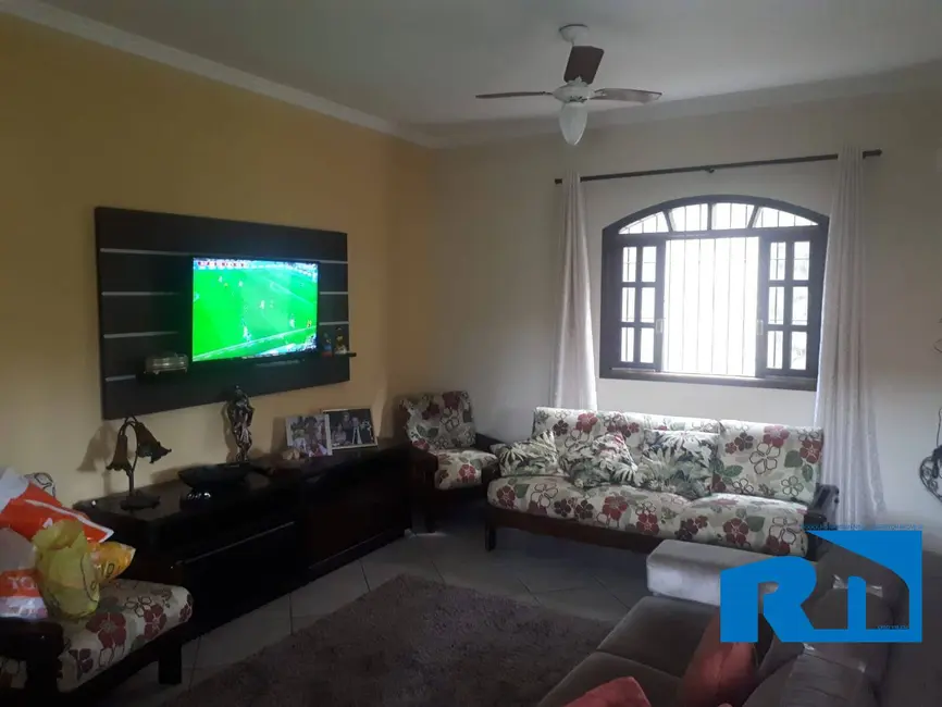 Foto 3 de Casa com 3 quartos à venda, 450m2 em Caraguatatuba - SP