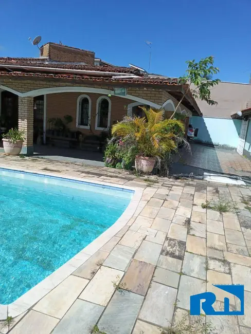 Foto 2 de Casa com 3 quartos à venda, 1000m2 em Jardim Britânia, Caraguatatuba - SP