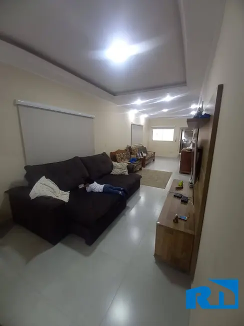 Casa com 3 quartos à venda, 250m2 em Massaguaçu, Caraguatatuba - SP - imagem 4 Foto 4 de Casa com 3 quartos à venda, 250m2 em Massaguaçu, Caraguatatuba - SP