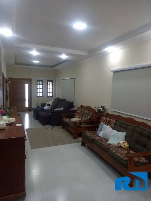 Casa com 3 quartos à venda, 250m2 em Massaguaçu, Caraguatatuba - SP - imagem 3 Foto 3 de Casa com 3 quartos à venda, 250m2 em Massaguaçu, Caraguatatuba - SP