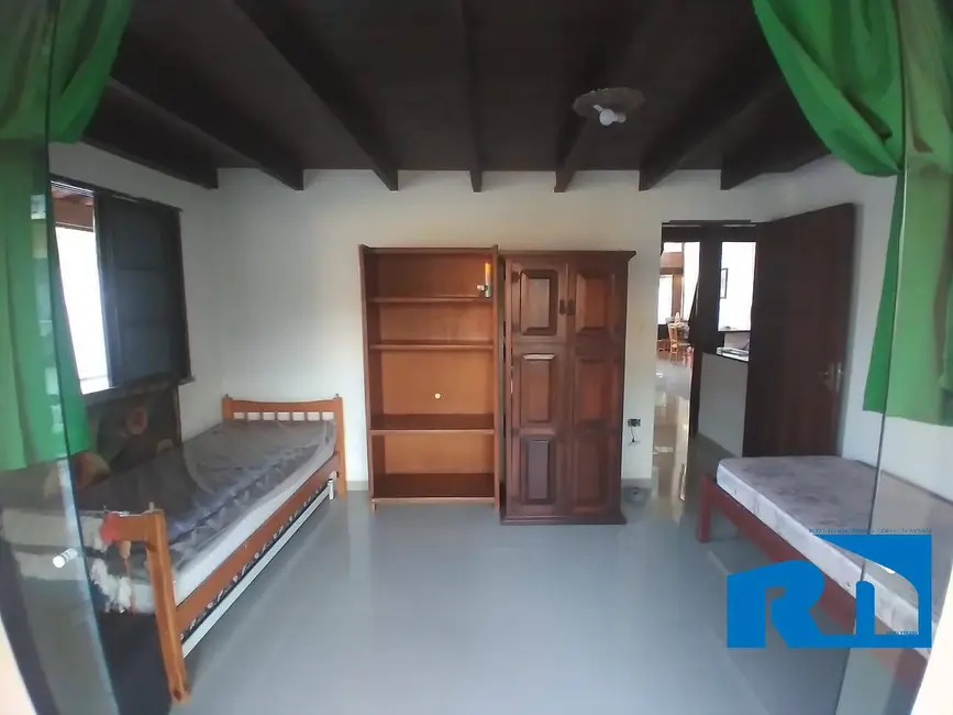 Foto 3 de Casa com 3 quartos à venda em Balneário Copacabana, Caraguatatuba - SP