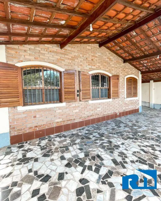 Foto 2 de Casa com 3 quartos à venda, 330m2 em Jardim Primavera, Caraguatatuba - SP