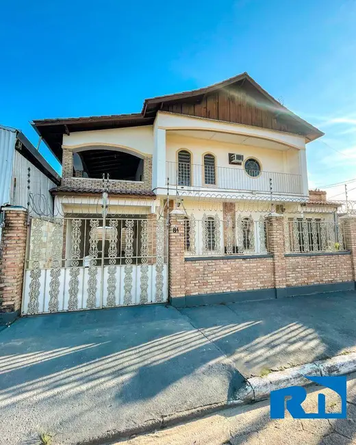 Foto 1 de Casa com 3 quartos à venda em Poiares, Caraguatatuba - SP