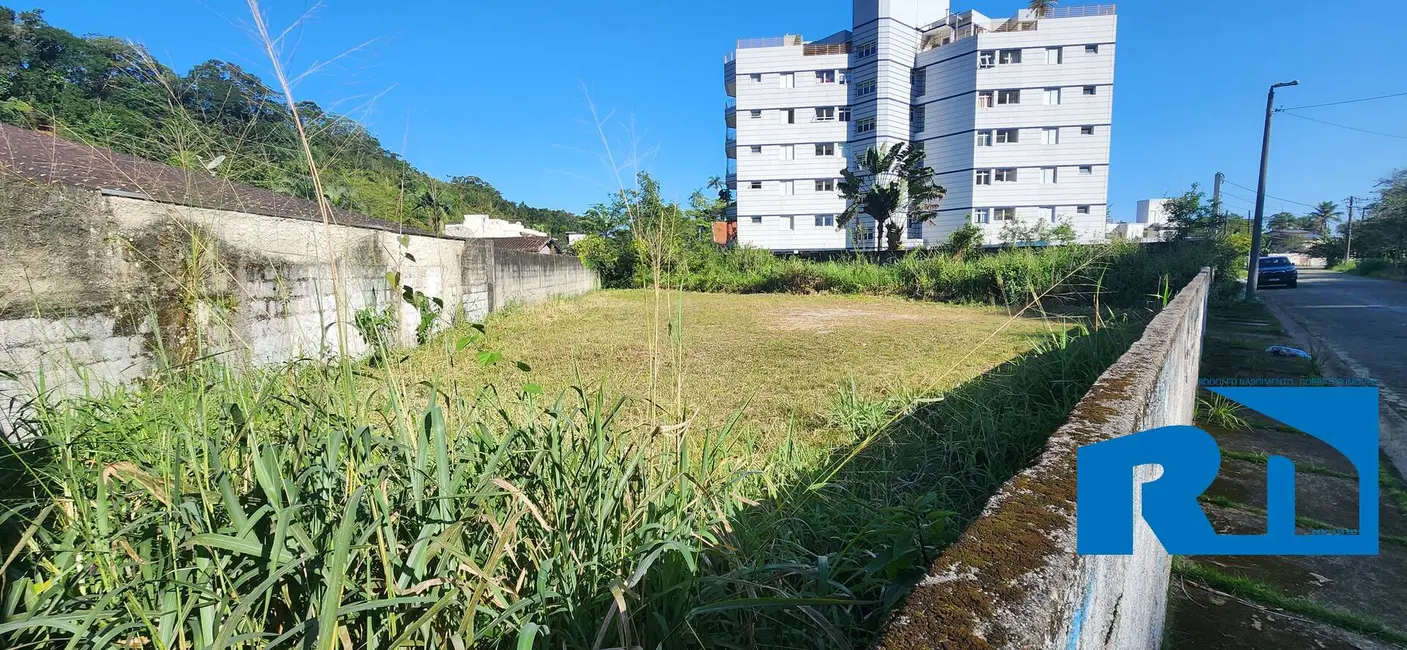 Foto 1 de Terreno / Lote à venda, 405m2 em Caraguatatuba - SP