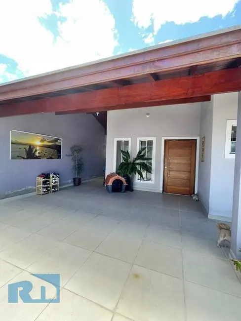 Foto 1 de Casa com 3 quartos à venda, 403m2 em Cidade Jardim, Caraguatatuba - SP
