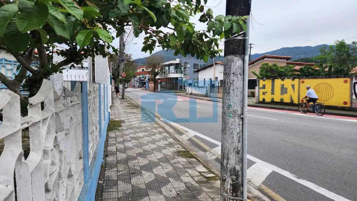 Casa com 2 quartos à venda, 260m2 em Centro, Caraguatatuba - SP - imagem 6 Foto 6 de Casa com 2 quartos à venda, 260m2 em Centro, Caraguatatuba - SP