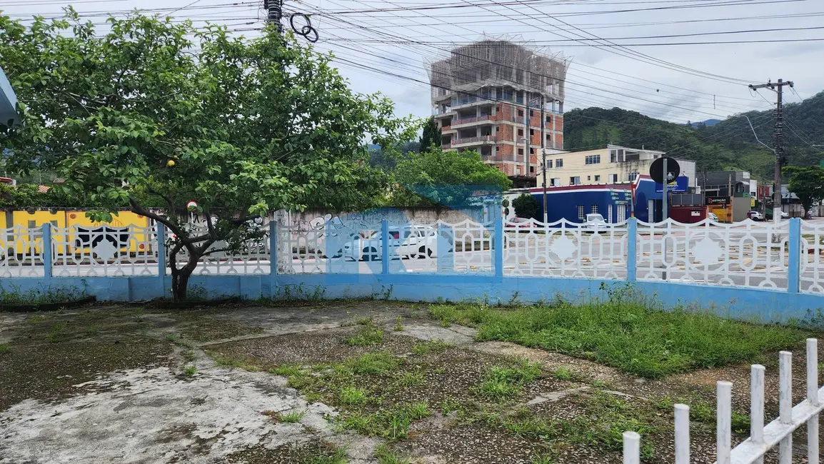 Casa com 2 quartos à venda, 260m2 em Centro, Caraguatatuba - SP - imagem 4 Foto 4 de Casa com 2 quartos à venda, 260m2 em Centro, Caraguatatuba - SP