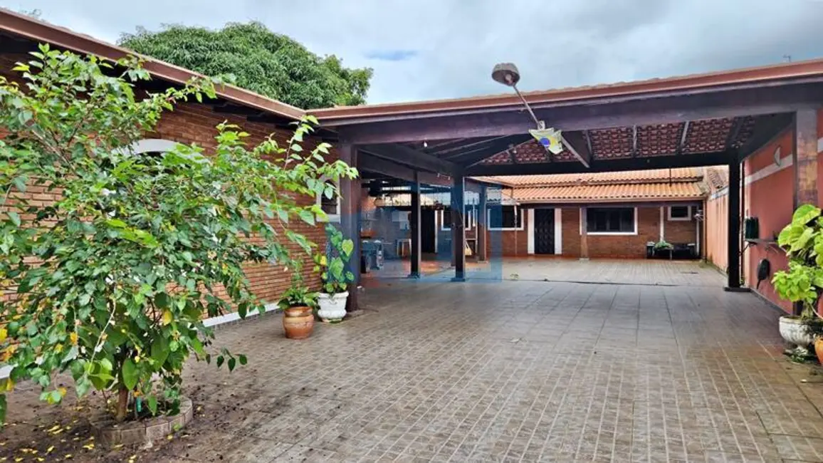 Foto 2 de Casa para alugar em Indaiá, Caraguatatuba - SP