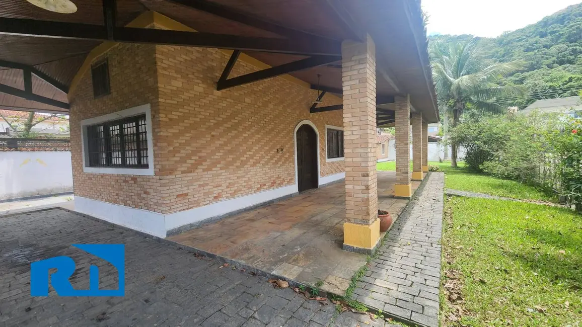 Foto 9 de Casa com 3 quartos à venda, 528m2 em Sumaré, Caraguatatuba - SP