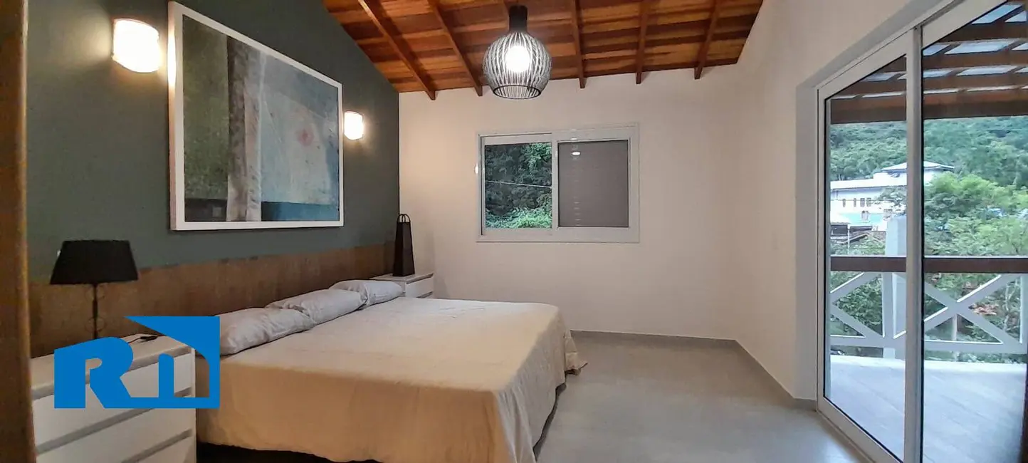 Foto 9 de Casa com 3 quartos à venda, 360m2 em Park Imperial, Caraguatatuba - SP