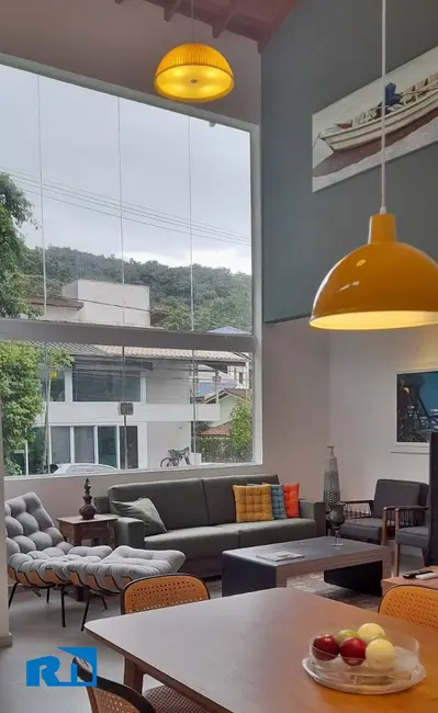 Foto 5 de Casa com 3 quartos à venda, 360m2 em Park Imperial, Caraguatatuba - SP