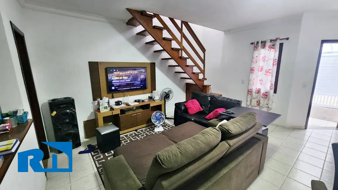 Foto 2 de Casa com 2 quartos à venda, 90m2 em Caraguatatuba - SP