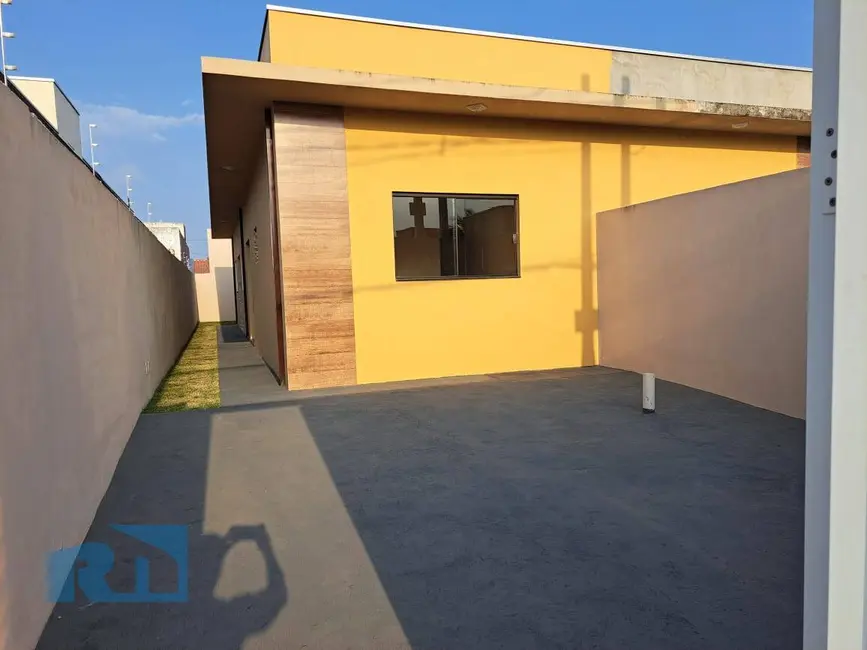 Foto 1 de Casa com 2 quartos à venda, 140m2 em Caraguatatuba - SP