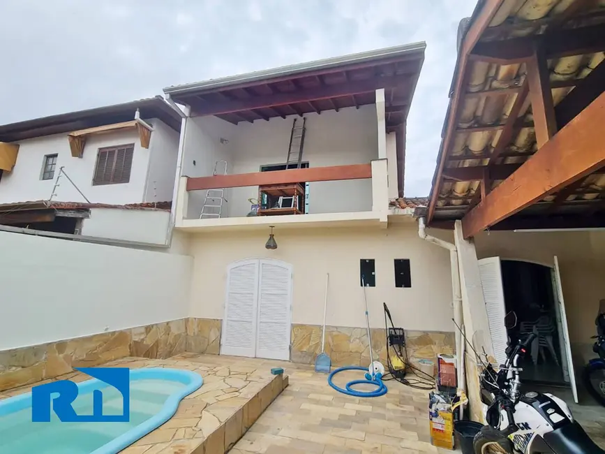 Casa com 3 quartos à venda, 200m2 em Caraguatatuba - SP - imagem 9 Foto 9 de Casa com 3 quartos à venda, 200m2 em Caraguatatuba - SP