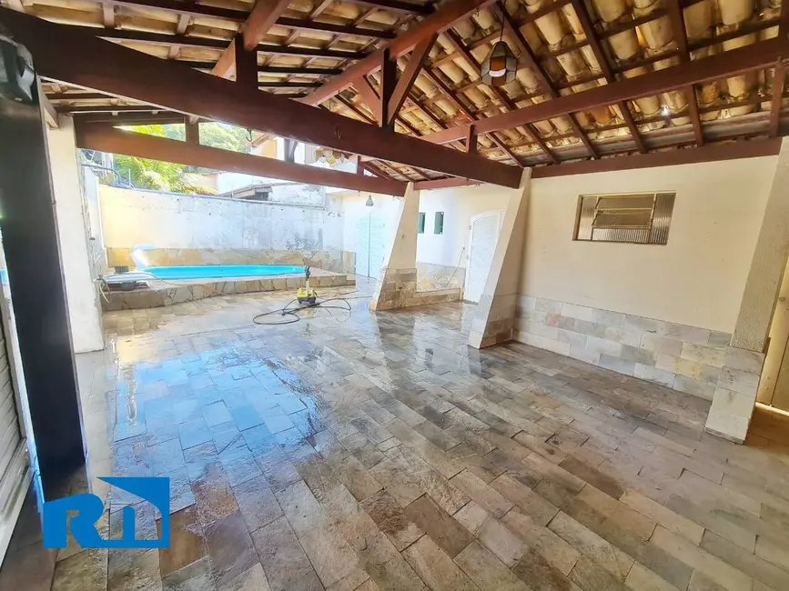 Foto 2 de Casa com 3 quartos à venda, 200m2 em Caraguatatuba - SP