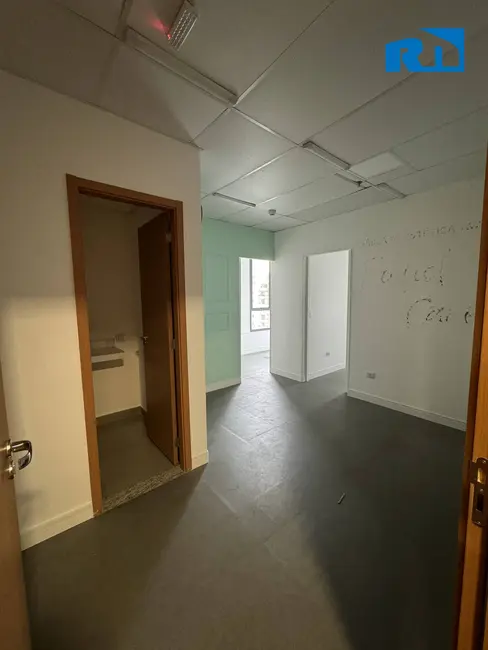 Foto 2 de Sala Comercial à venda e para alugar, 30m2 em Sumaré, Caraguatatuba - SP