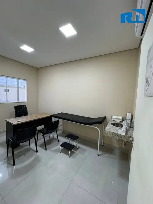 Sala Comercial para alugar, 255m2 em Indaiá, Caraguatatuba - SP - imagem 3 Foto 3 de Sala Comercial para alugar, 255m2 em Indaiá, Caraguatatuba - SP