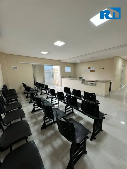 Sala Comercial para alugar, 255m2 em Indaiá, Caraguatatuba - SP - imagem 1 Foto 1 de Sala Comercial para alugar, 255m2 em Indaiá, Caraguatatuba - SP