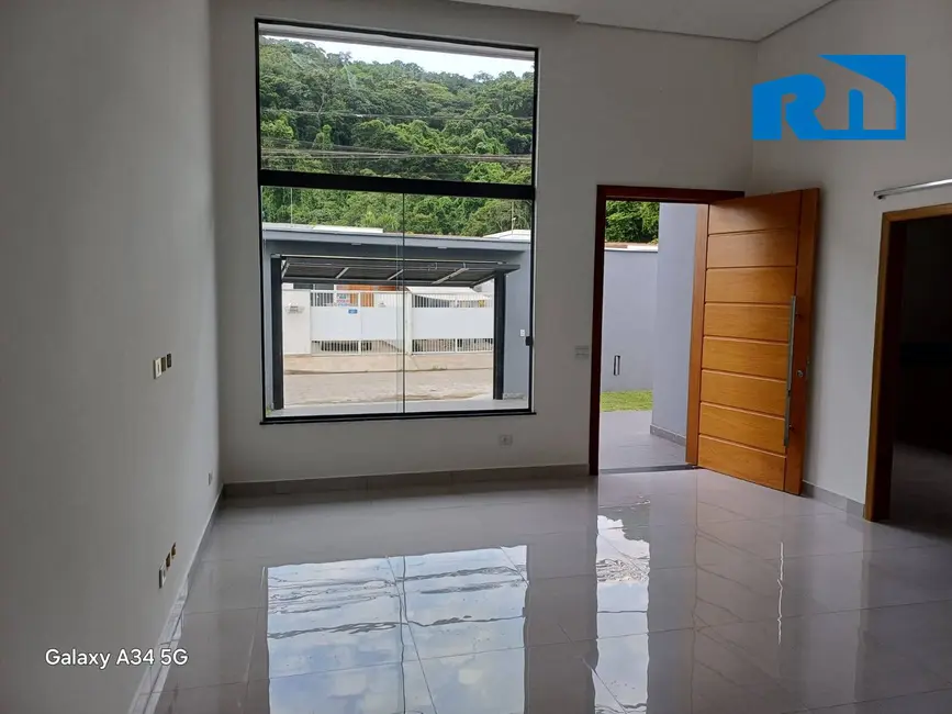 Foto 5 de Casa com 3 quartos à venda, 312m2 em Massaguaçu, Caraguatatuba - SP