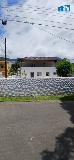 Foto 2 de Casa com 4 quartos à venda, 180m2 em Massaguaçu, Caraguatatuba - SP