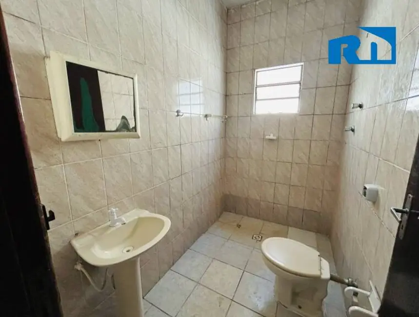 Foto 2 de Casa com 2 quartos à venda e para alugar, 139m2 em Poiares, Caraguatatuba - SP