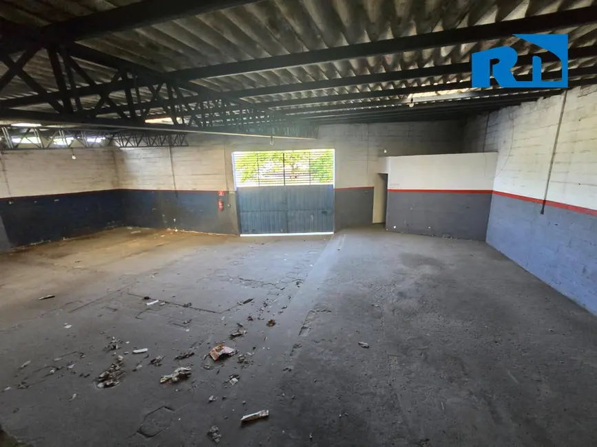 Foto 3 de Armazém / Galpão à venda e para alugar, 700m2 em Parque Balneário Poiares, Caraguatatuba - SP