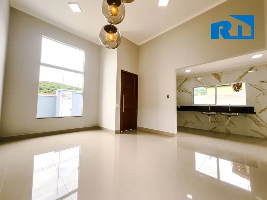 Foto 3 de Casa com 3 quartos à venda, 250m2 em Jardim do Sol, Caraguatatuba - SP