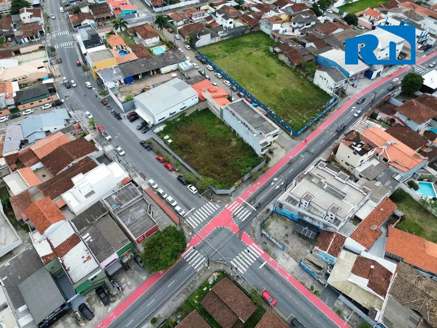 Foto 2 de Terreno / Lote à venda, 955m2 em Centro, Caraguatatuba - SP